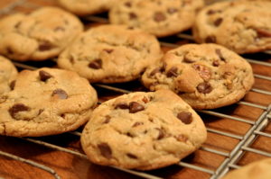 Čokoláda čip cookie rozbije na kusy pod tlakom, rovnako ako naša viera v Boha môže, ak budeme posilňovať s Božím slovom.